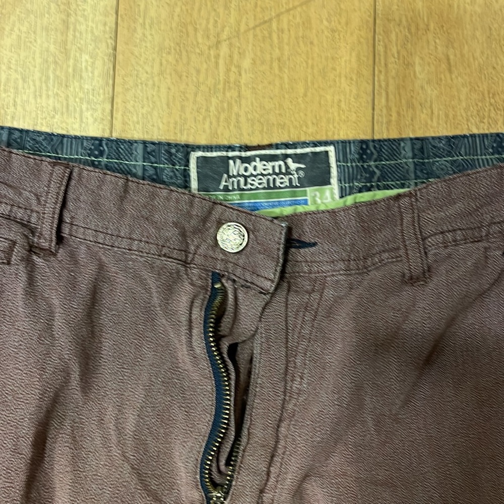 Shorts - Picture 2 of 5